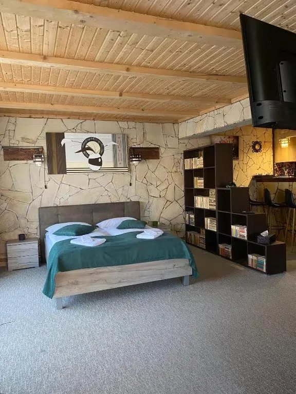 Edelweiss Cozy Lodge cu Semineu, Saună și Terasă — foto 36