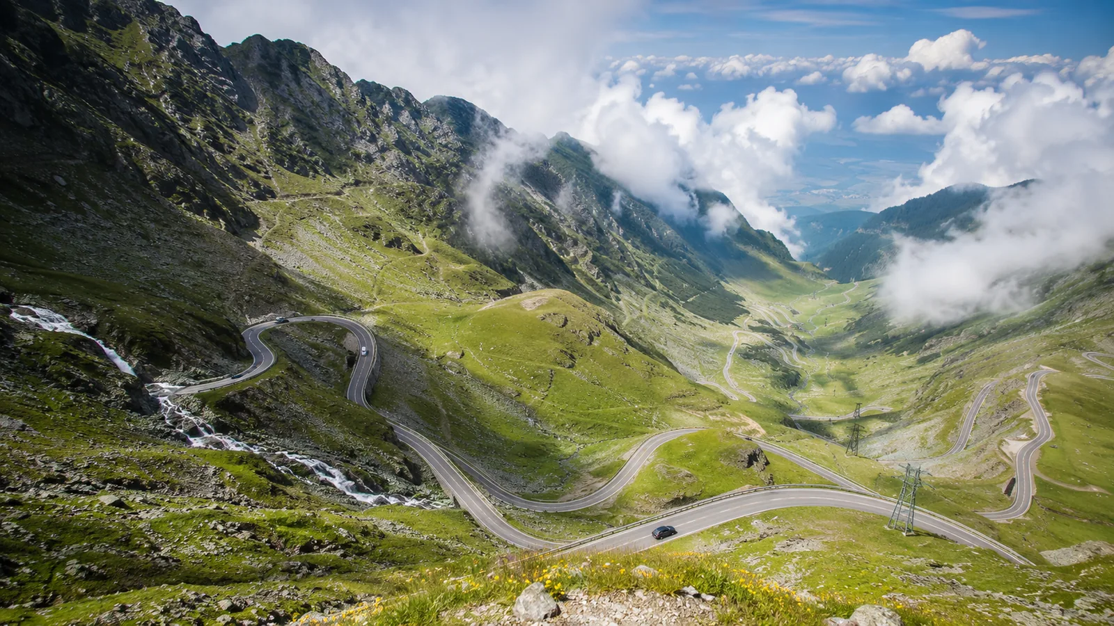 Transfăgărășan: drumul prin nori și tot ce poți vedea pe el
