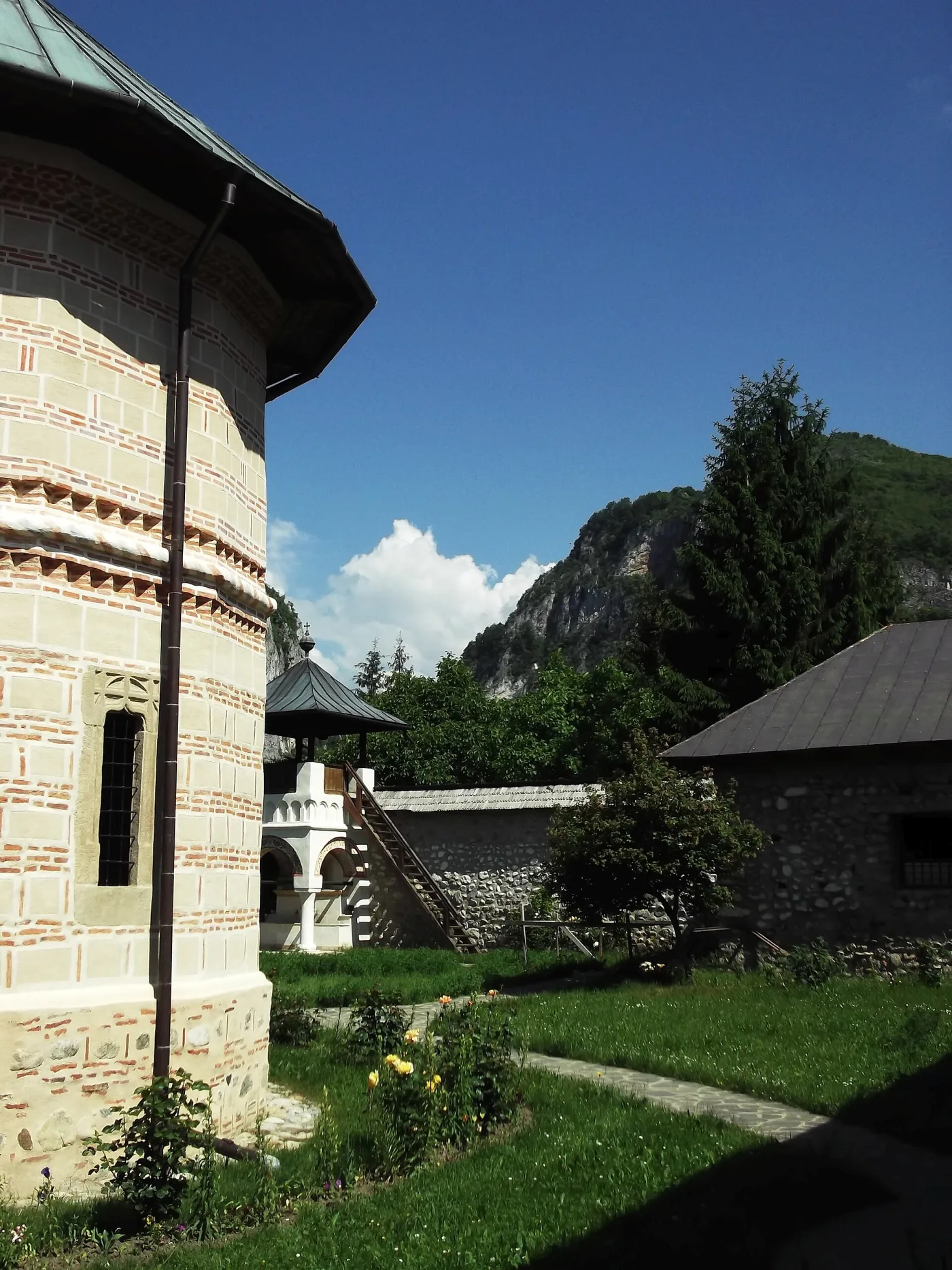 Mânăstirea Polovragi