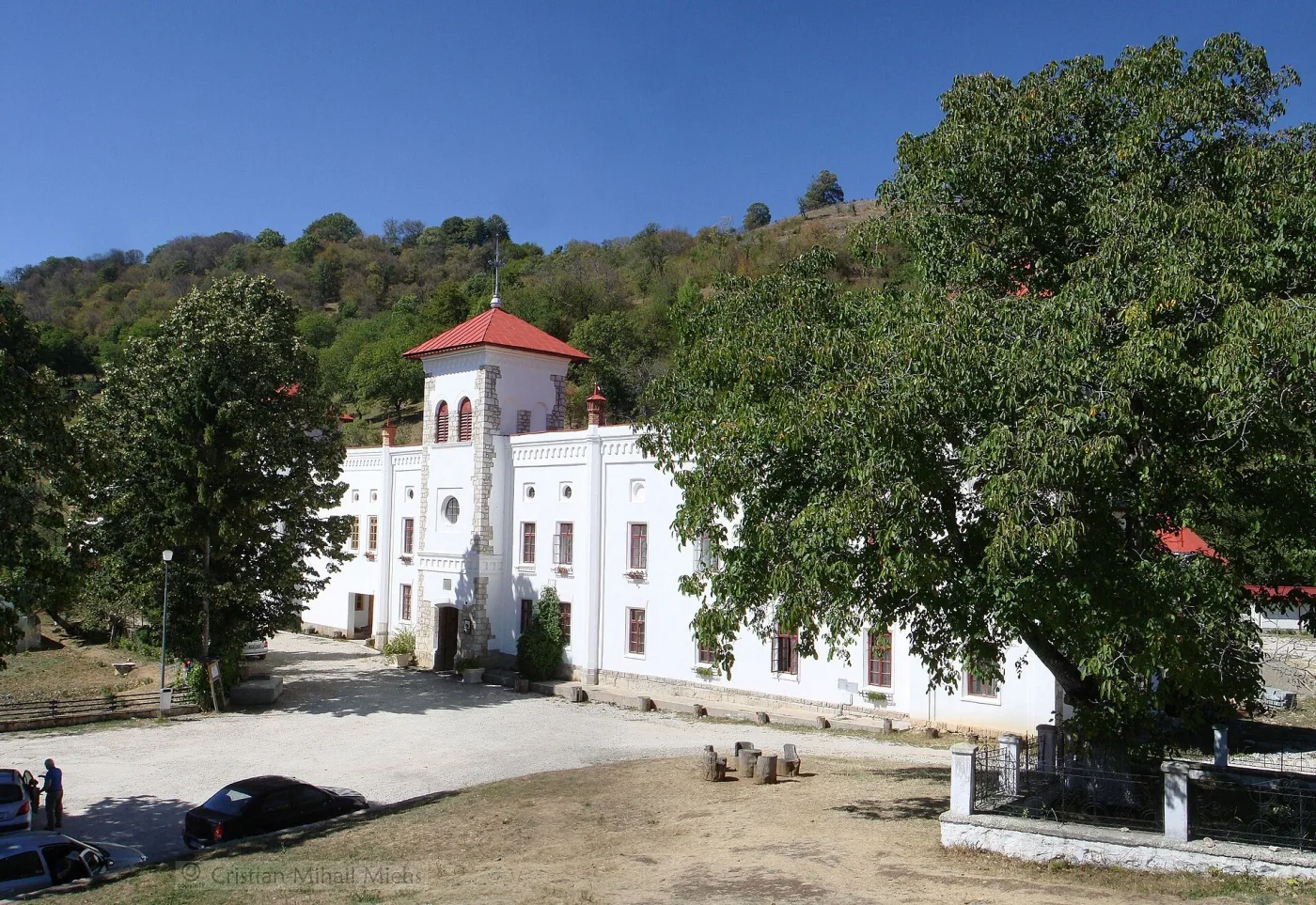 Mânăstirea Arnota