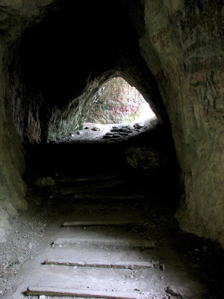 Băile Herculane - Grotele cu Urși