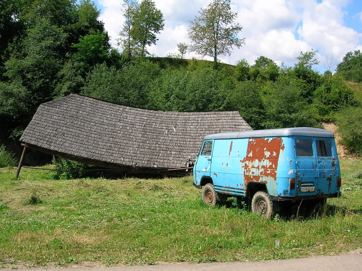 Botiza - Sat și Atelier de Vopsit