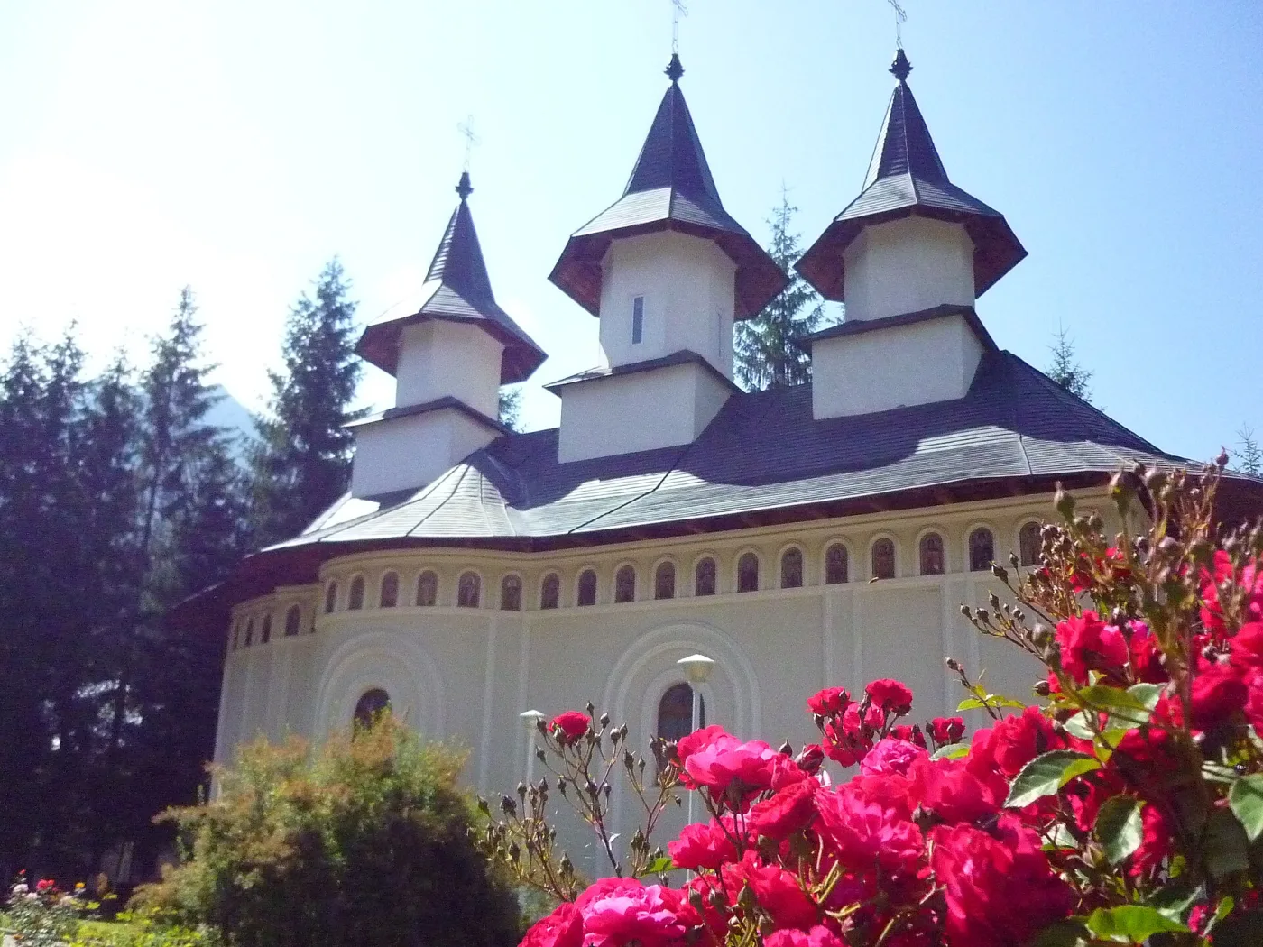 Durău - Stațiunea și Mânăstirea