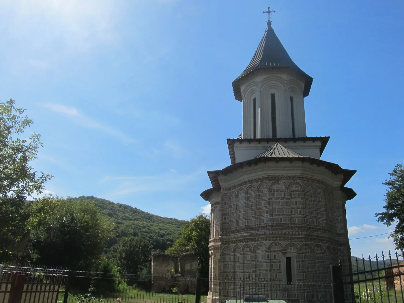 Mânăstirea Tutana