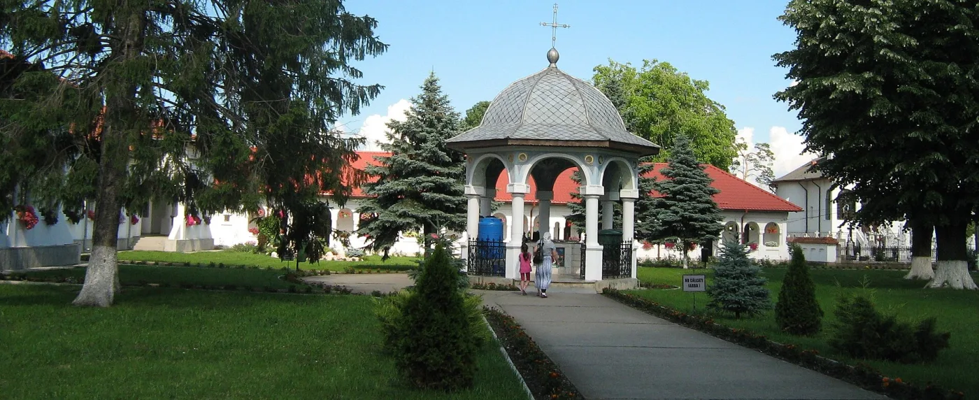 Mânăstirea Ghighiu foto 1