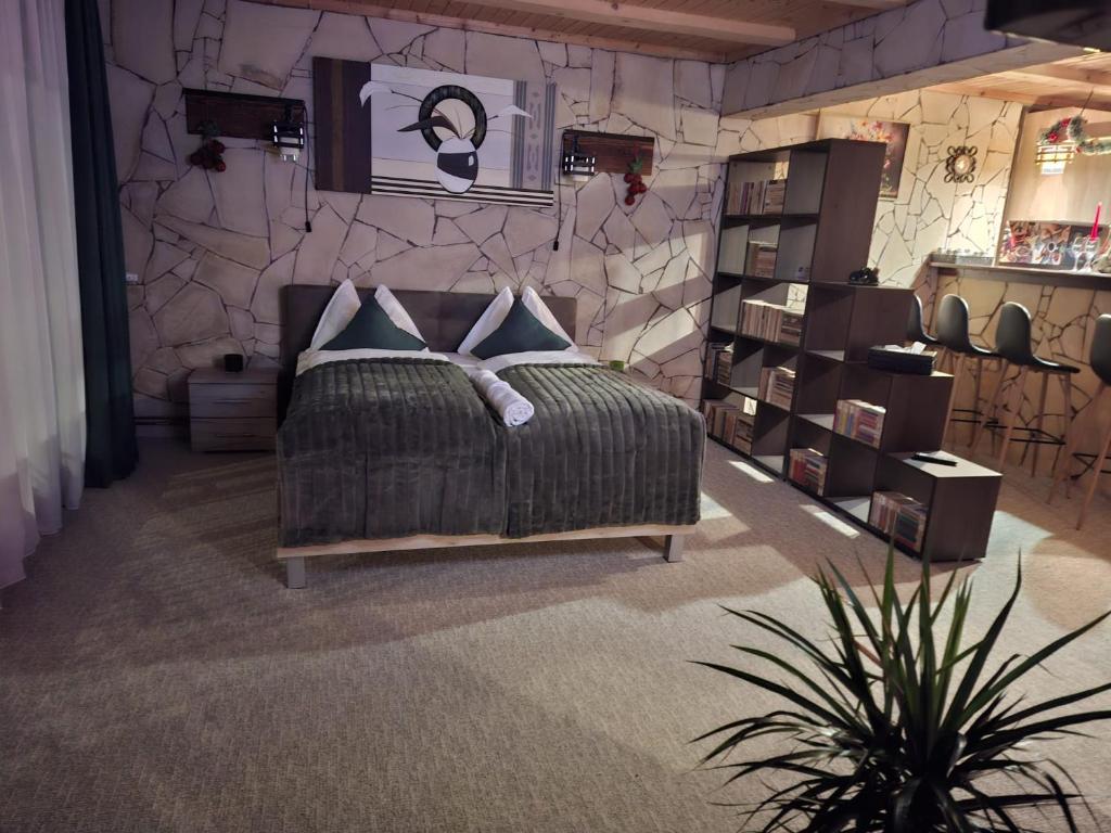 Edelweiss Cozy Lodge cu Semineu, Saună și Terasă — foto 3