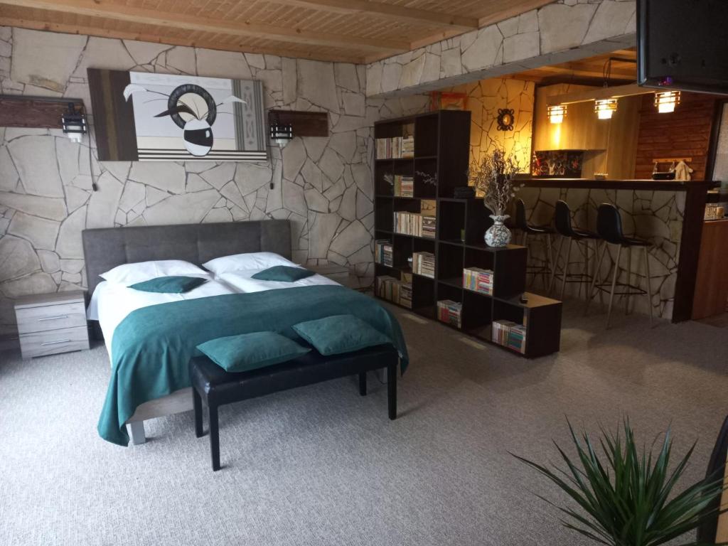 Edelweiss Cozy Lodge cu Semineu, Saună și Terasă — foto 20