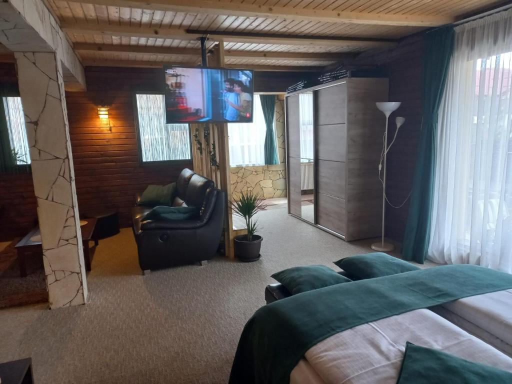 Edelweiss Cozy Lodge cu Semineu, Saună și Terasă — foto 6