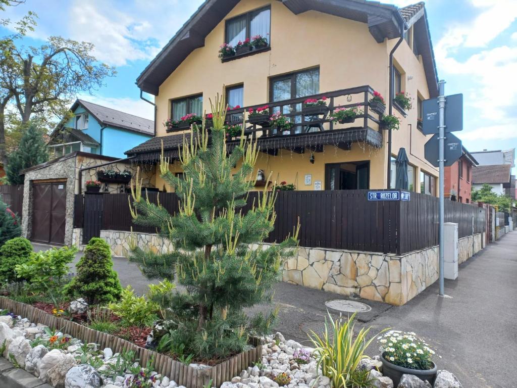 Edelweiss Cozy Lodge cu Semineu, Saună și Terasă — foto 7