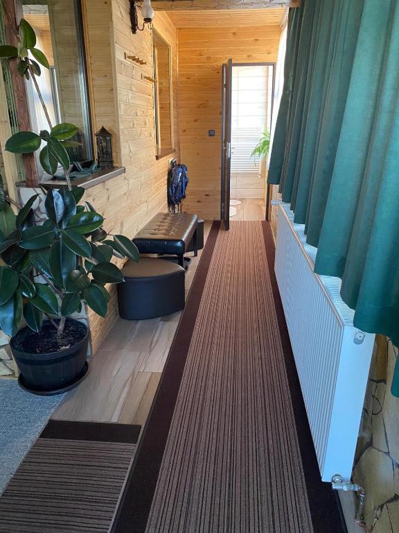 Edelweiss Cozy Lodge cu Semineu, Saună și Terasă — foto 25