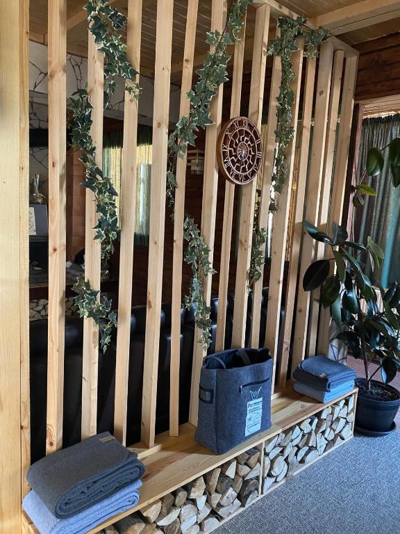 Edelweiss Cozy Lodge cu Semineu, Saună și Terasă — foto 32