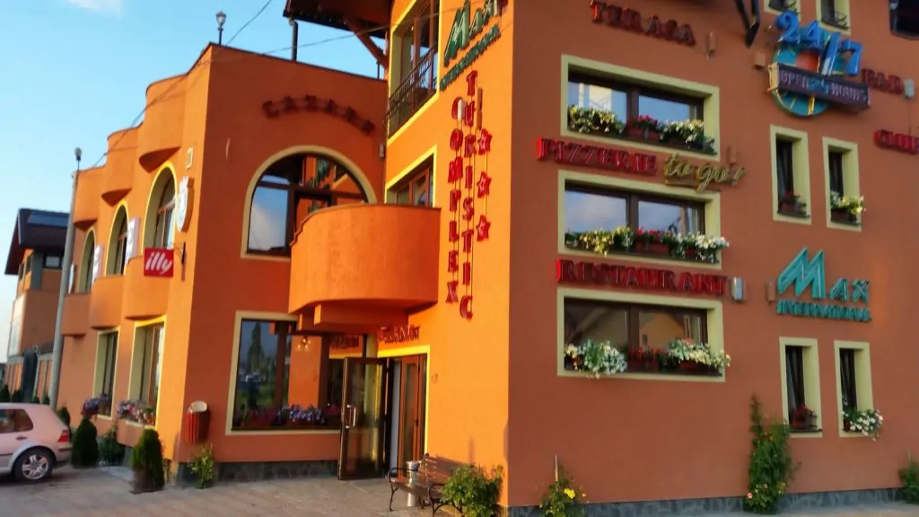MAX International Hotel — Complex turistic în Brașov