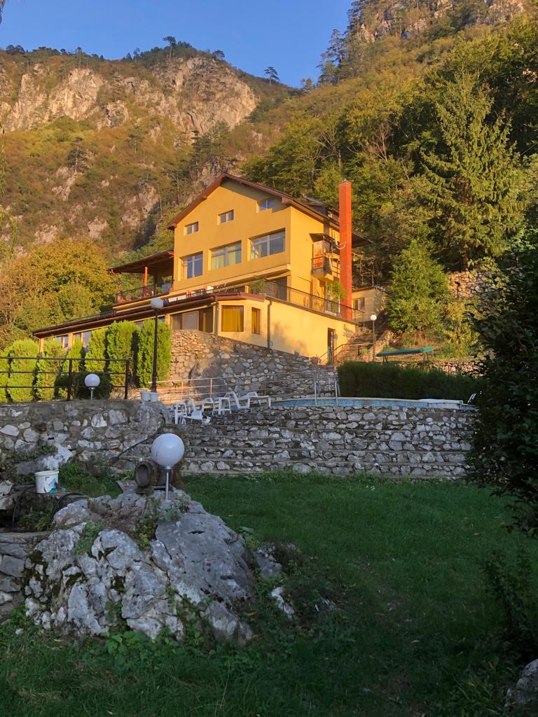 La Matei, Baile Herculane — foto 2