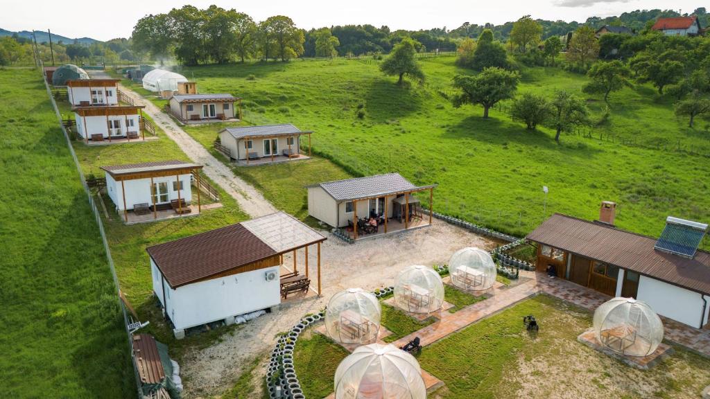 Garden Village Retreat, Bughea de Sus — foto 2