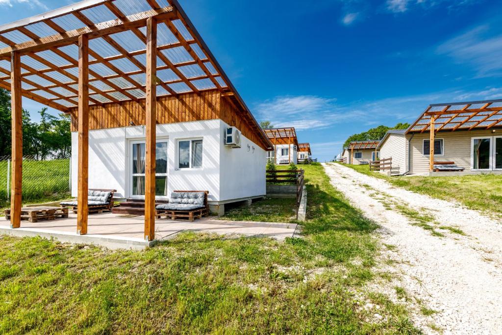 Garden Village Retreat, Bughea de Sus — foto 32
