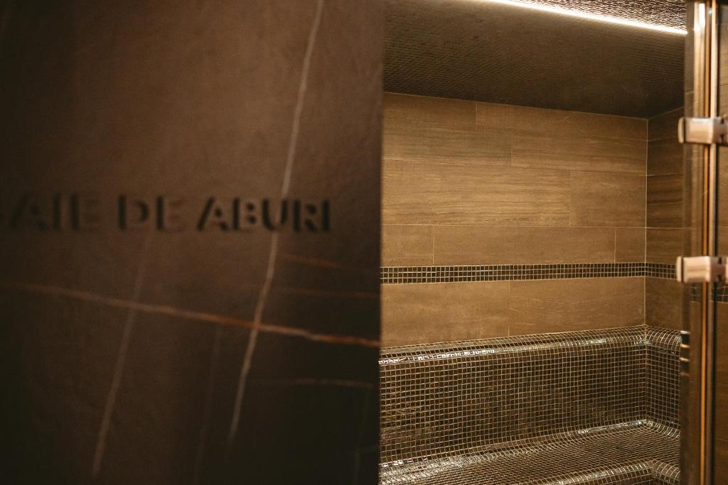 Hotel Allegria, Baile 1 Mai — foto 39