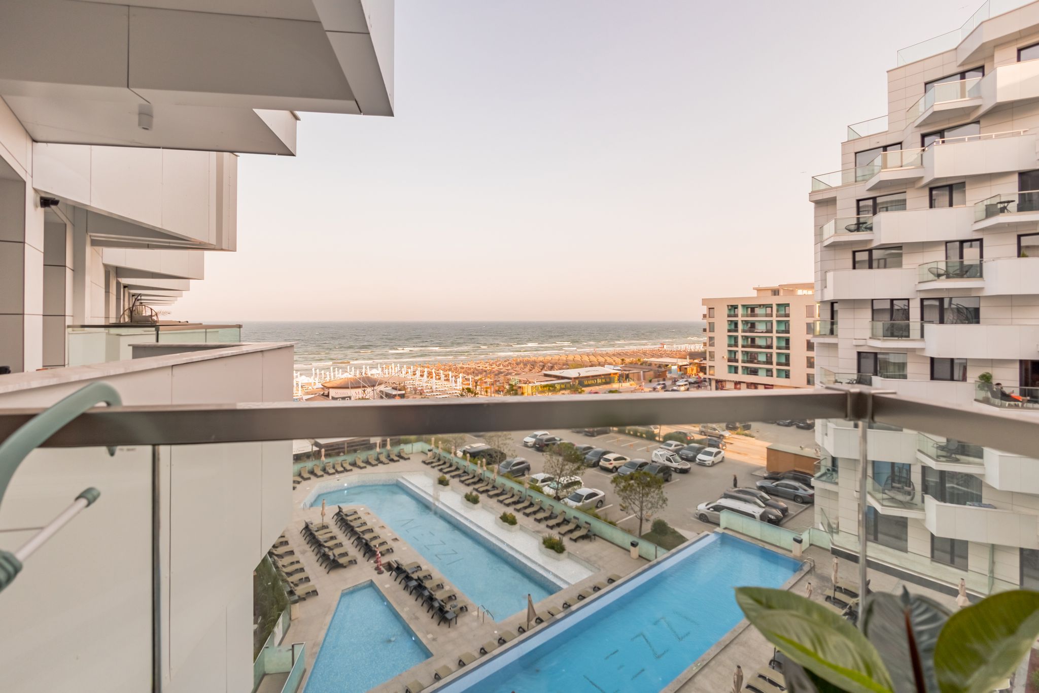 Alezzi Complex Apartamente de Lux în Infinity Resort & Spa – Mamaia Nord | AI-Cazare.ro