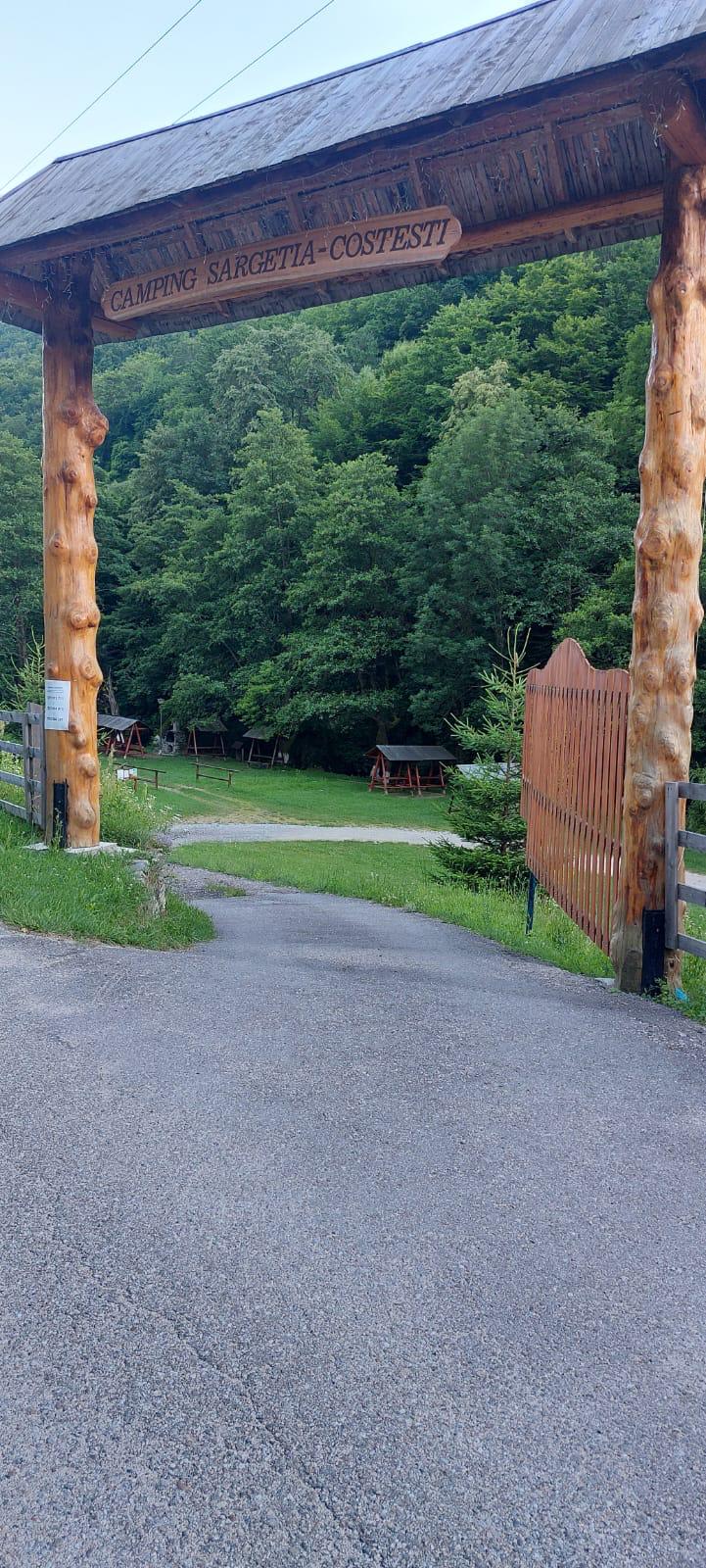 Camping & Cabana Sargetia, Costesti — foto 26