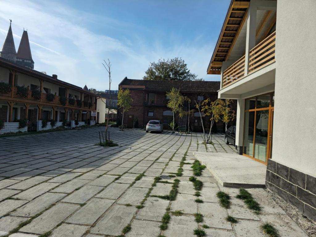 Hanul Huniazilor HD, Hunedoara — foto 82