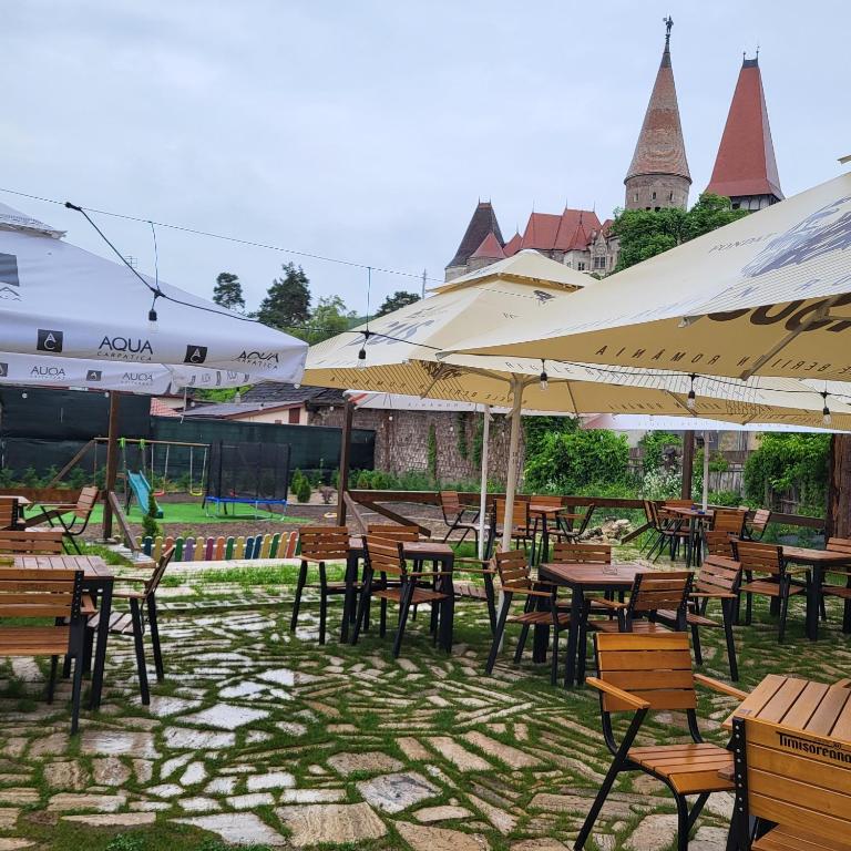Hanul Huniazilor HD, Hunedoara — foto 83