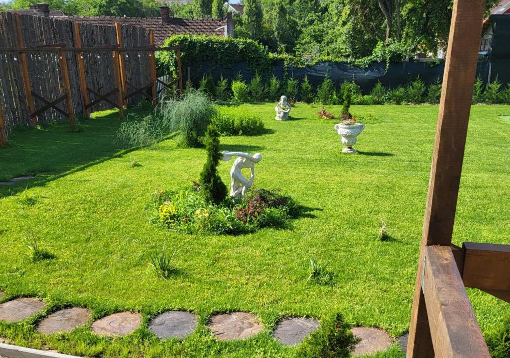 Hanul Huniazilor HD, Hunedoara — foto 12