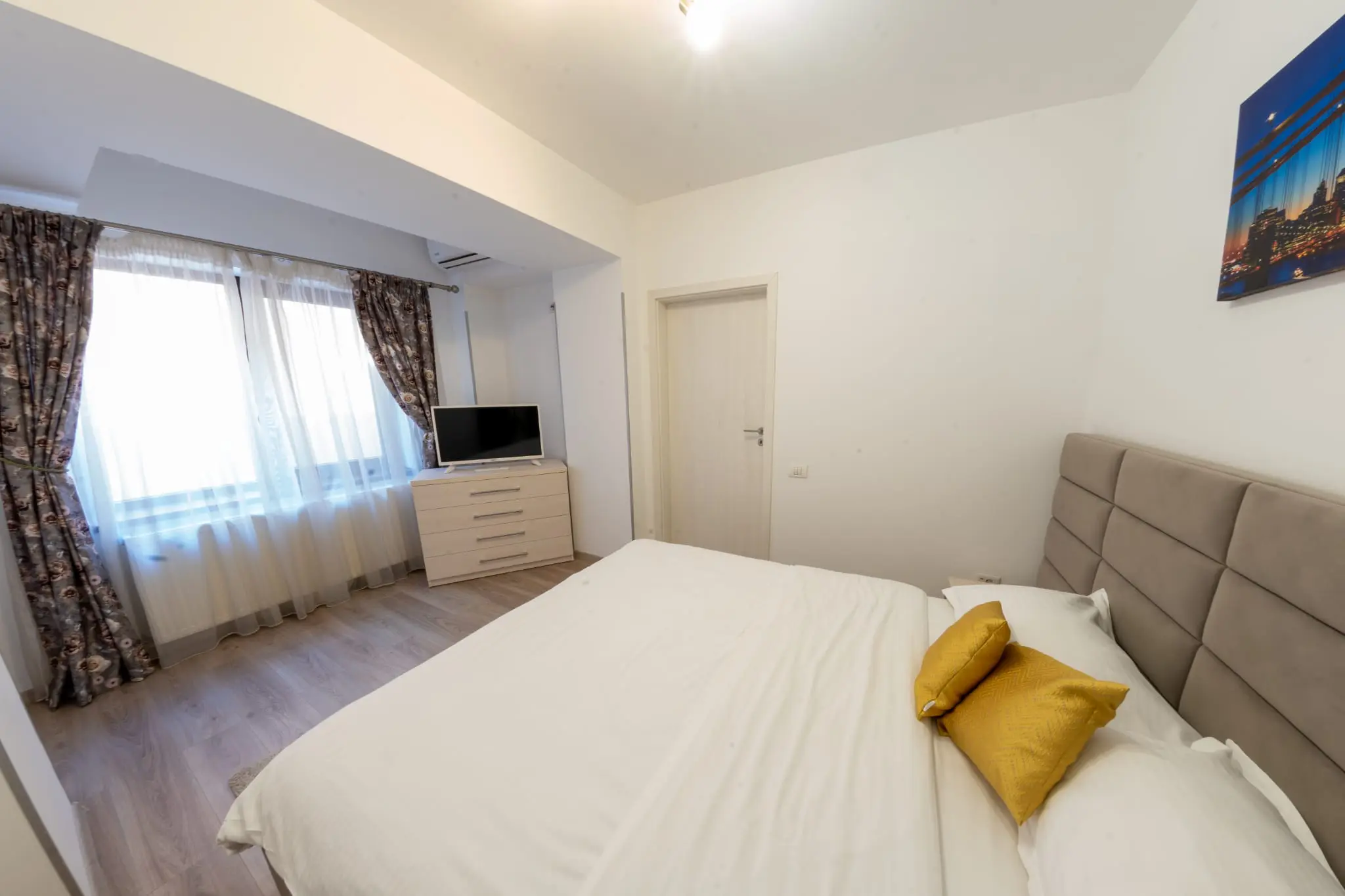 Avenue Parliament, Bucuresti — foto 14