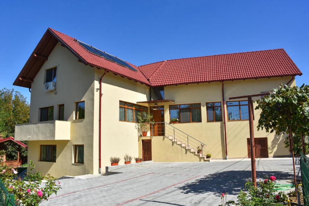 Pensiunea Tomis Evergreen, Curtea de Arges — foto 2