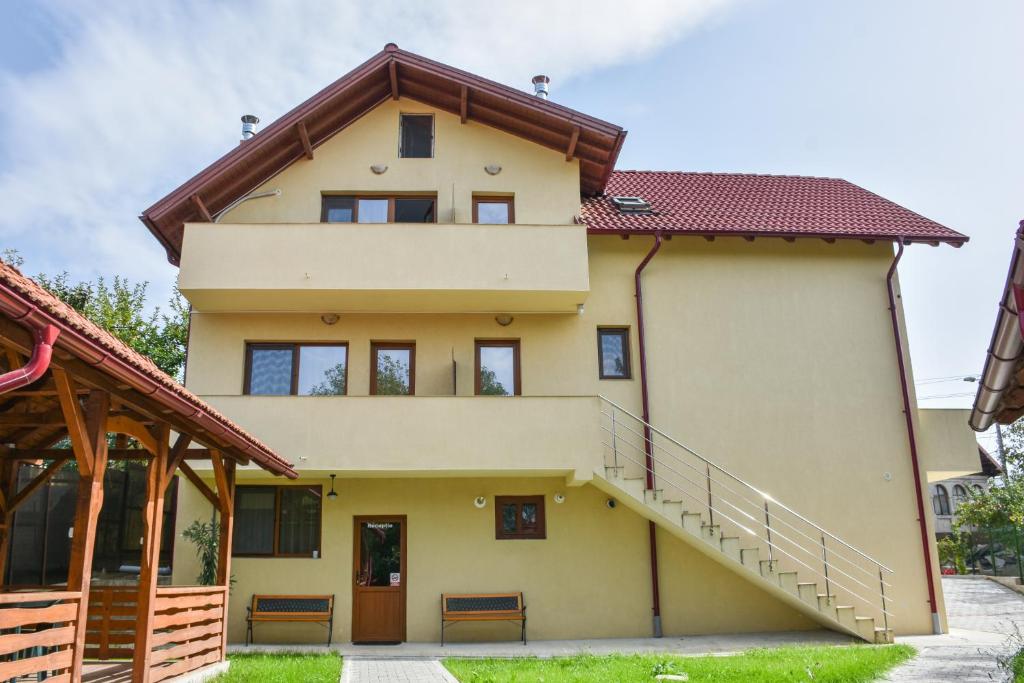 Pensiunea Tomis Evergreen, Curtea de Arges