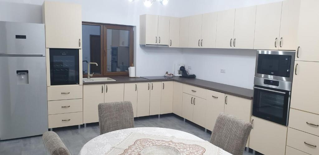 Pensiunea Casa Mucenic, Pestisani, Gorj — foto 13