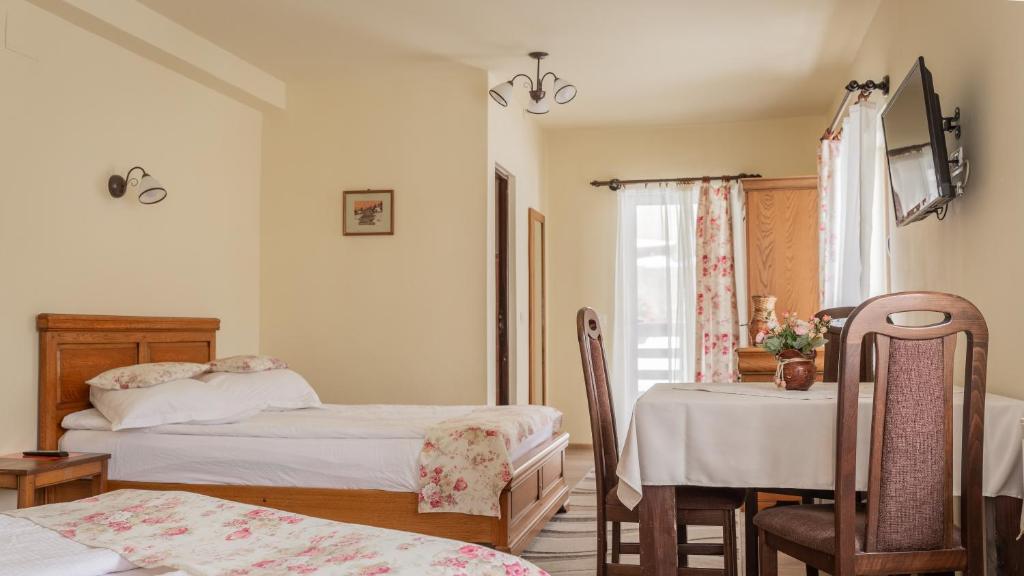 Pensiunea Ana, Cavnic, Maramures — foto 85