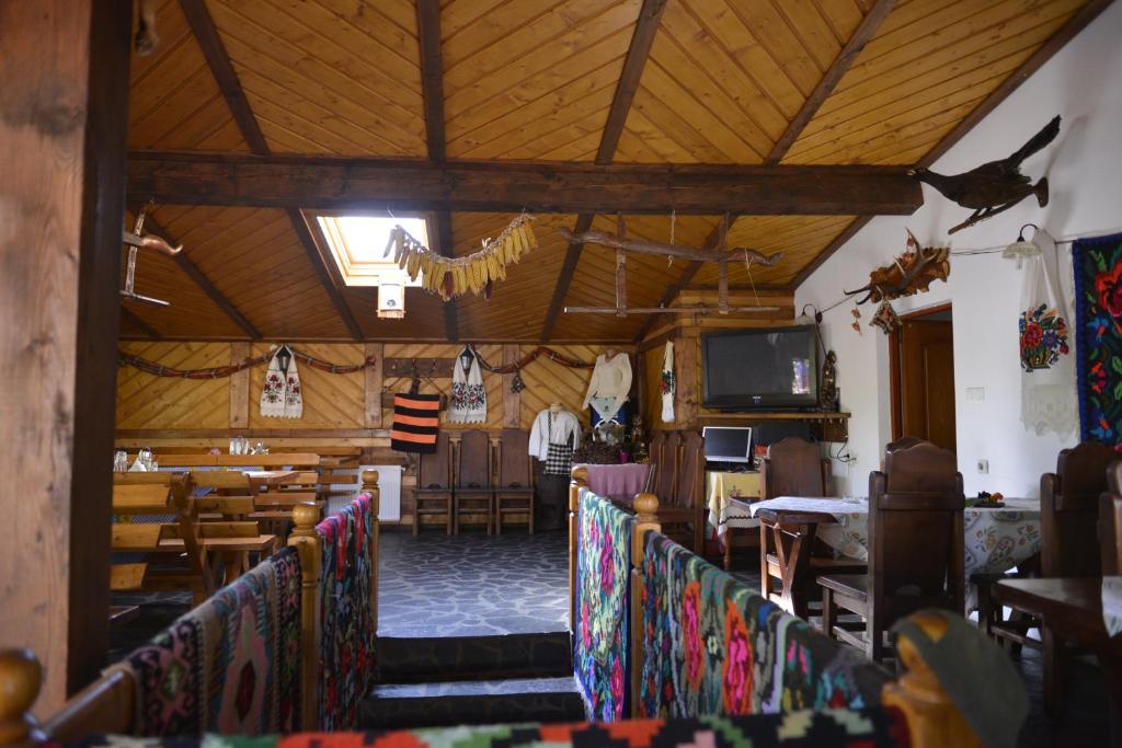 Pensiunea Lacramioara, Săcel, Maramureş — foto 11