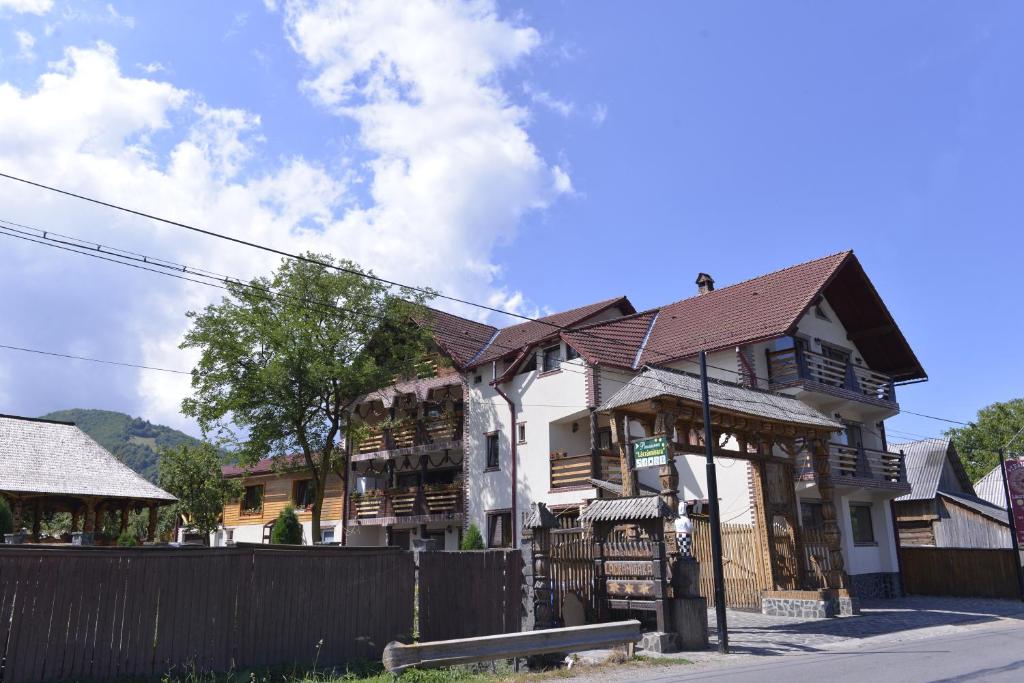 Pensiunea Lacramioara, Săcel, Maramureş — foto 26