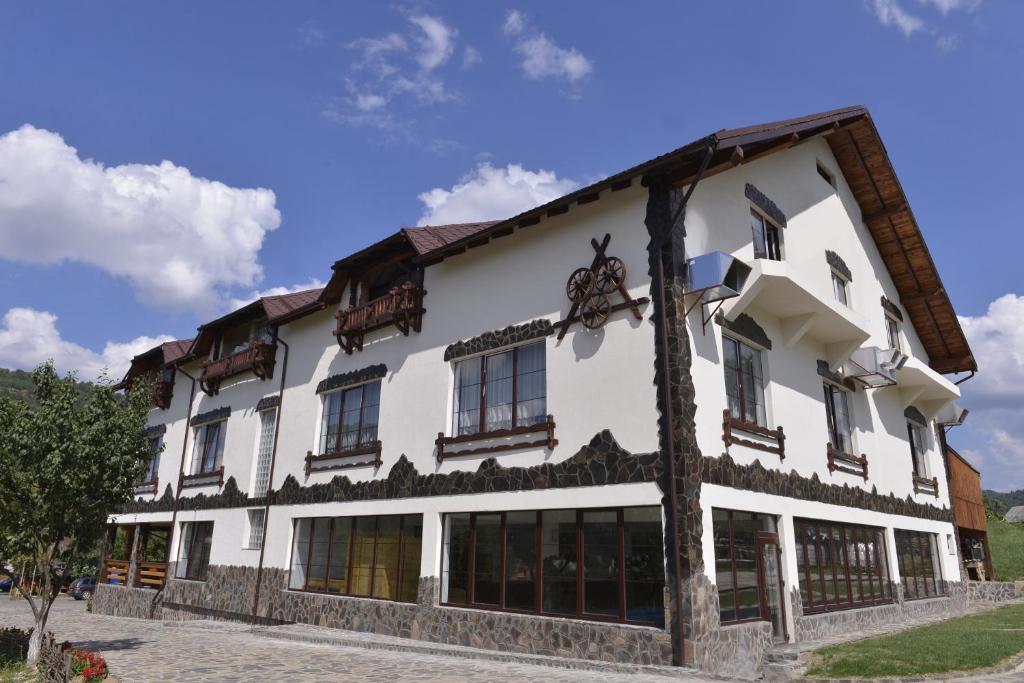 Pensiunea Lacramioara, Săcel, Maramureş — foto 28