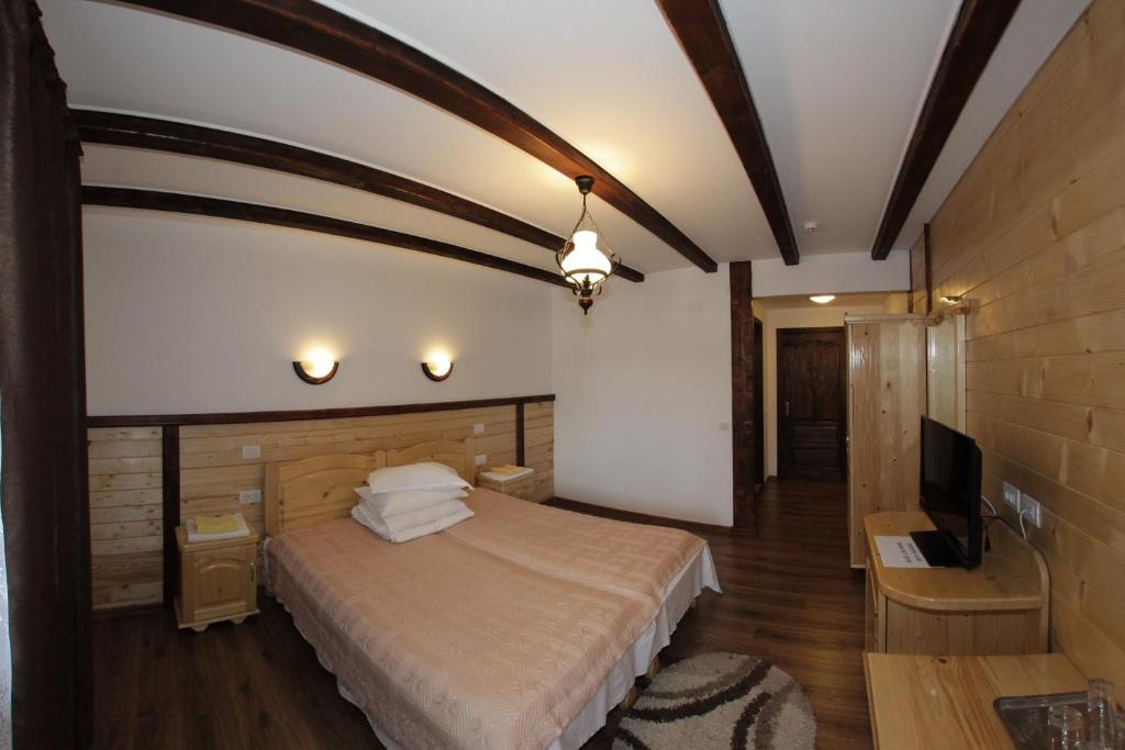 Pensiunea Lacramioara, Săcel, Maramureş — foto 37