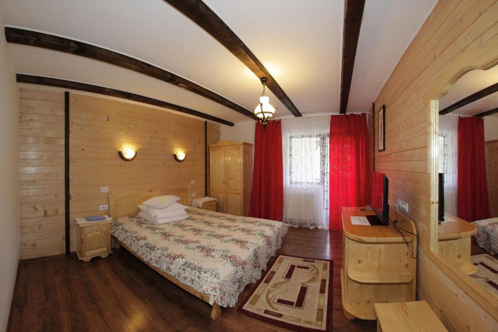 Pensiunea Lacramioara, Săcel, Maramureş — foto 39
