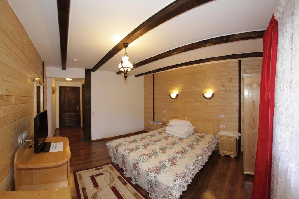 Pensiunea Lacramioara, Săcel, Maramureş — foto 40