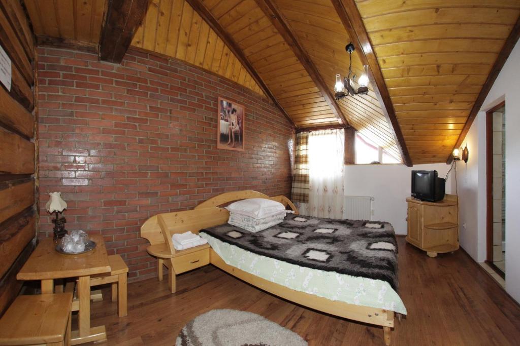 Pensiunea Lacramioara, Săcel, Maramureş — foto 42