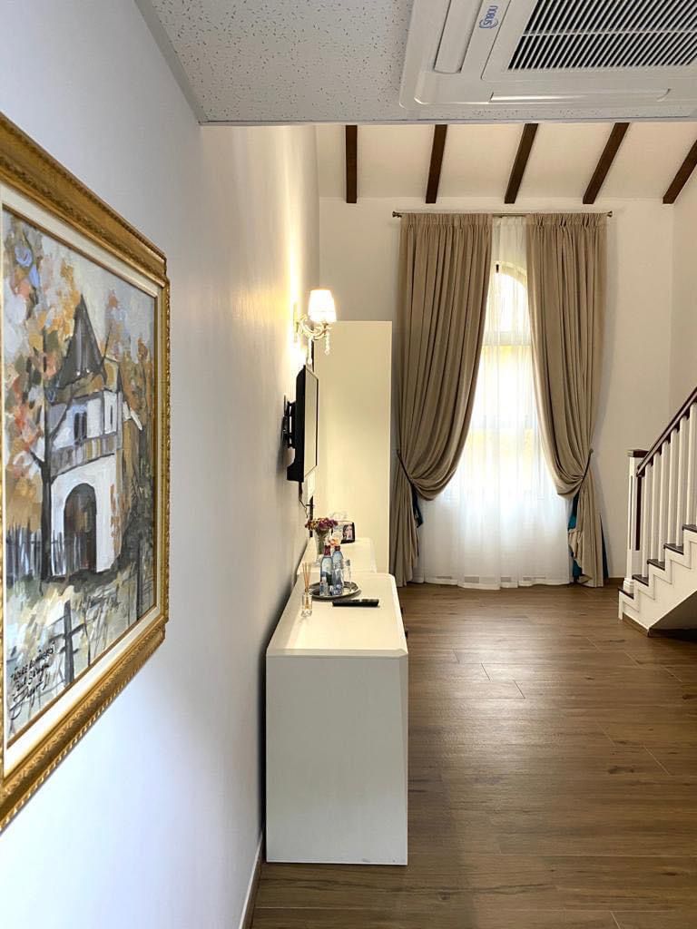 Hanul Marioarei, Roman — foto 15